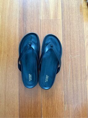 G.H. Bass & Co. Black Leather Thong Sandals